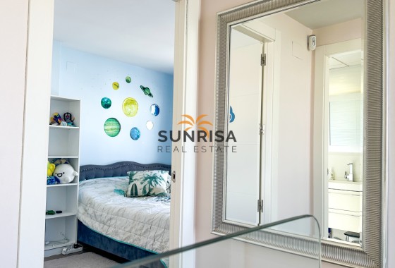 Villa · Herverkoop - Torrevieja · Nueva Torrevieja - Aguas Nuevas · Alicante · Spanje