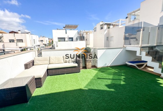 Villa · Herverkoop - Torrevieja · Nueva Torrevieja - Aguas Nuevas · Alicante · Spanje