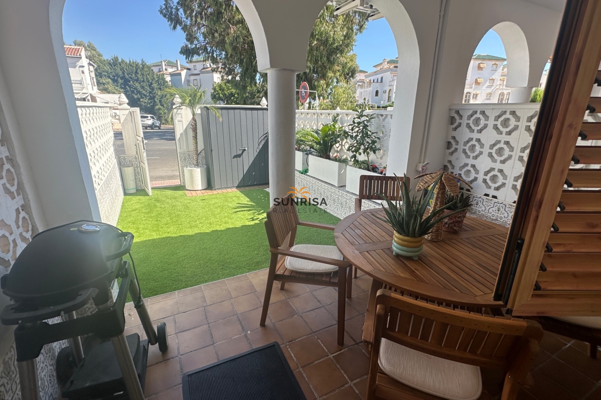 Resale - Townhouse - La Mata
