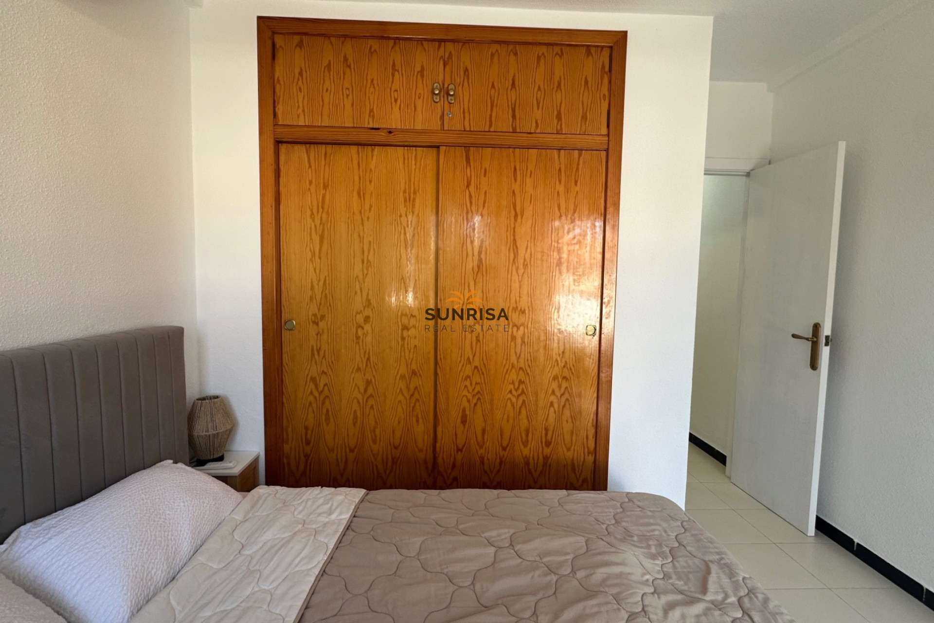 Resale - Townhouse - La Mata
