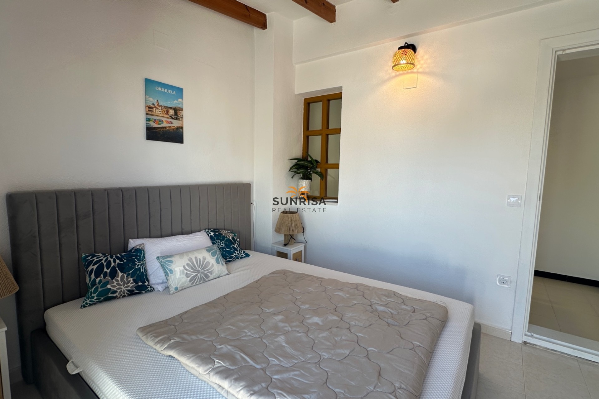 Resale - Townhouse - La Mata
