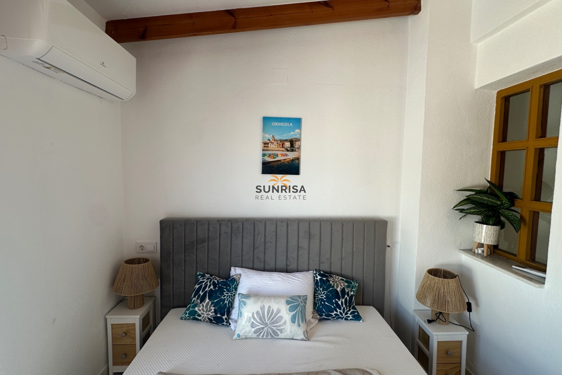 Resale - Townhouse - La Mata