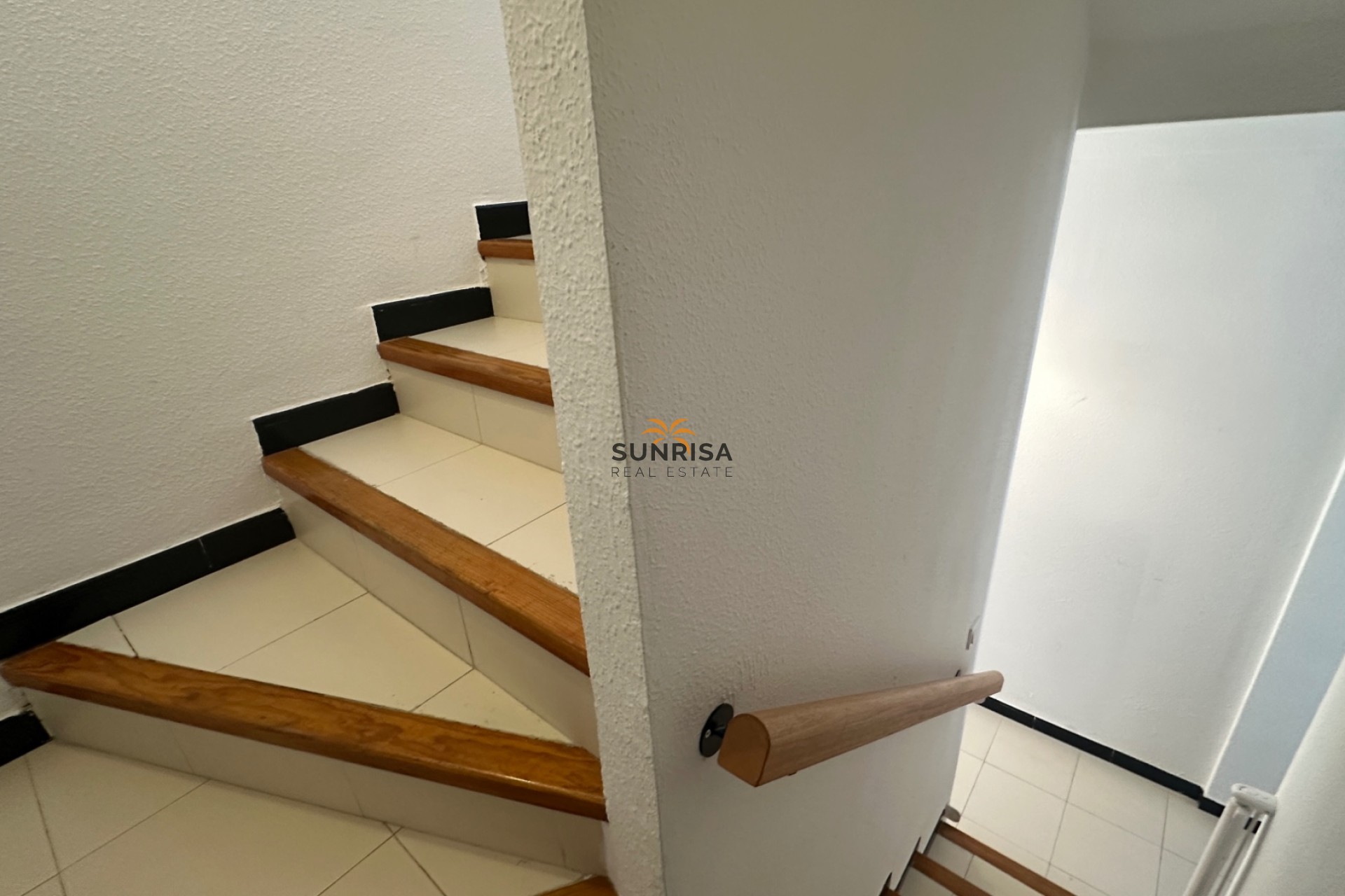 Resale - Townhouse - La Mata