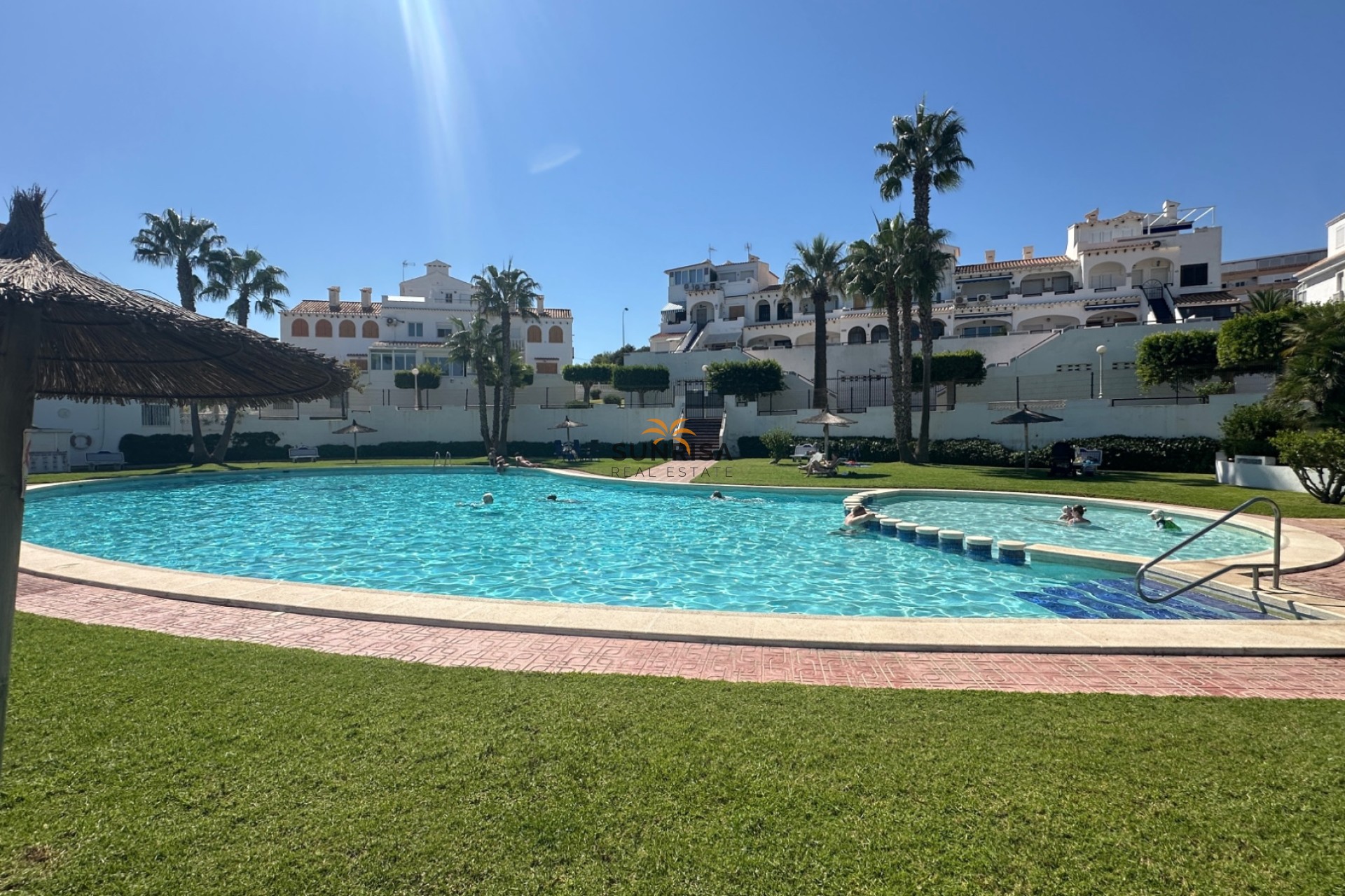 Resale - Townhouse - La Mata