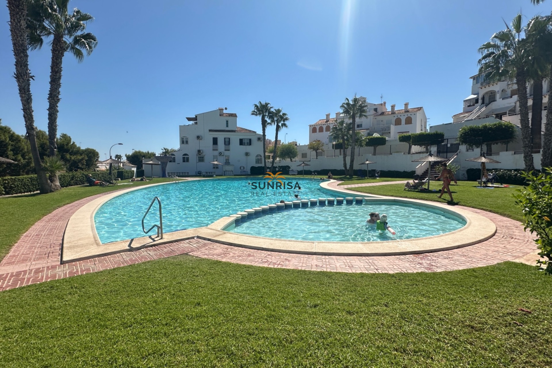 Resale - Townhouse - La Mata