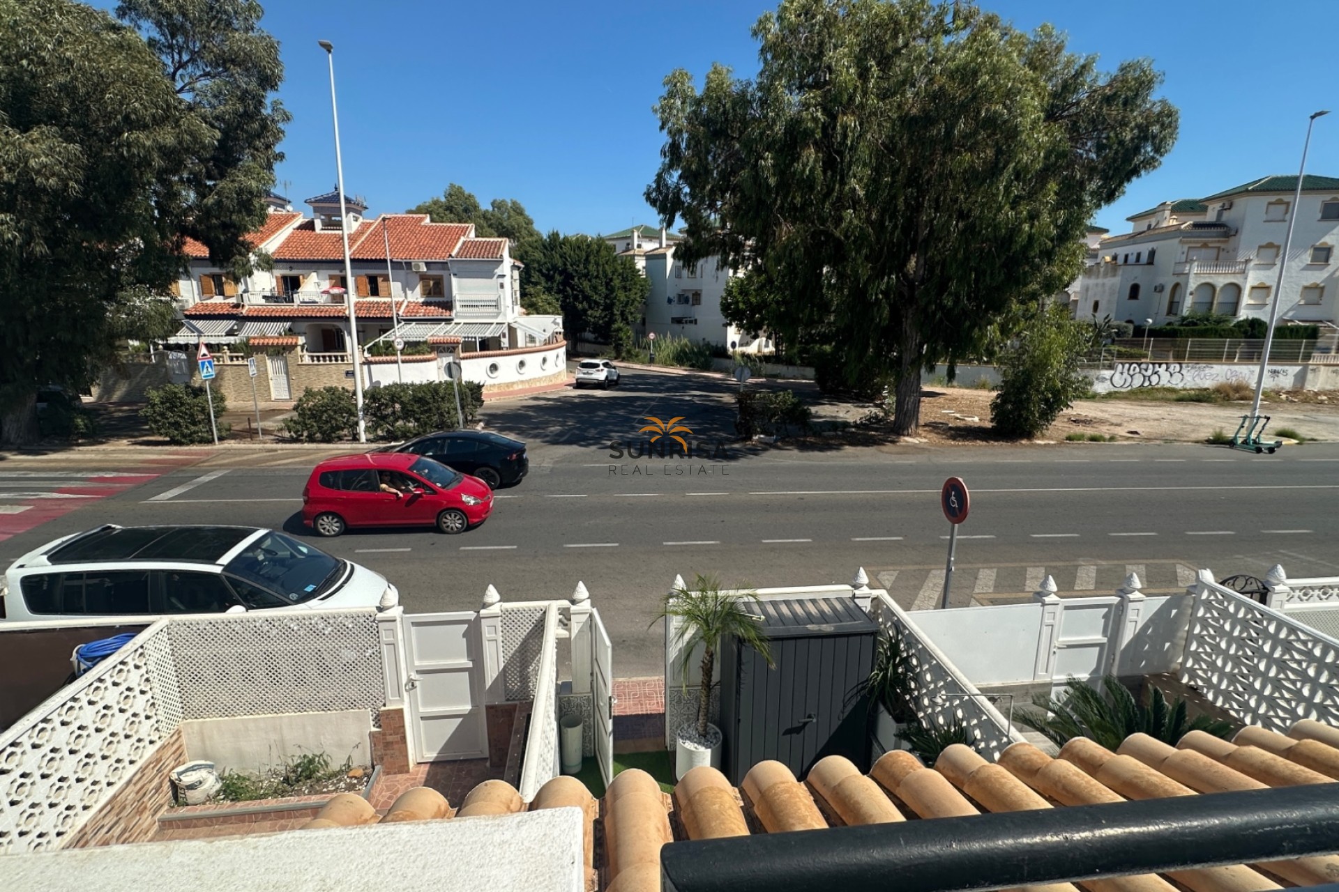 Resale - Townhouse - La Mata