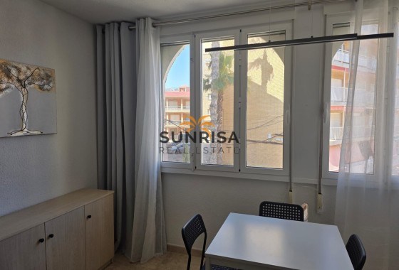 Appartement · Herverkoop - Torrevieja · La Mata · Alicante · Spanje