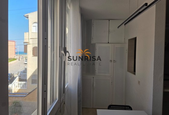 Appartement · Herverkoop - Torrevieja · La Mata · Alicante · Spanje