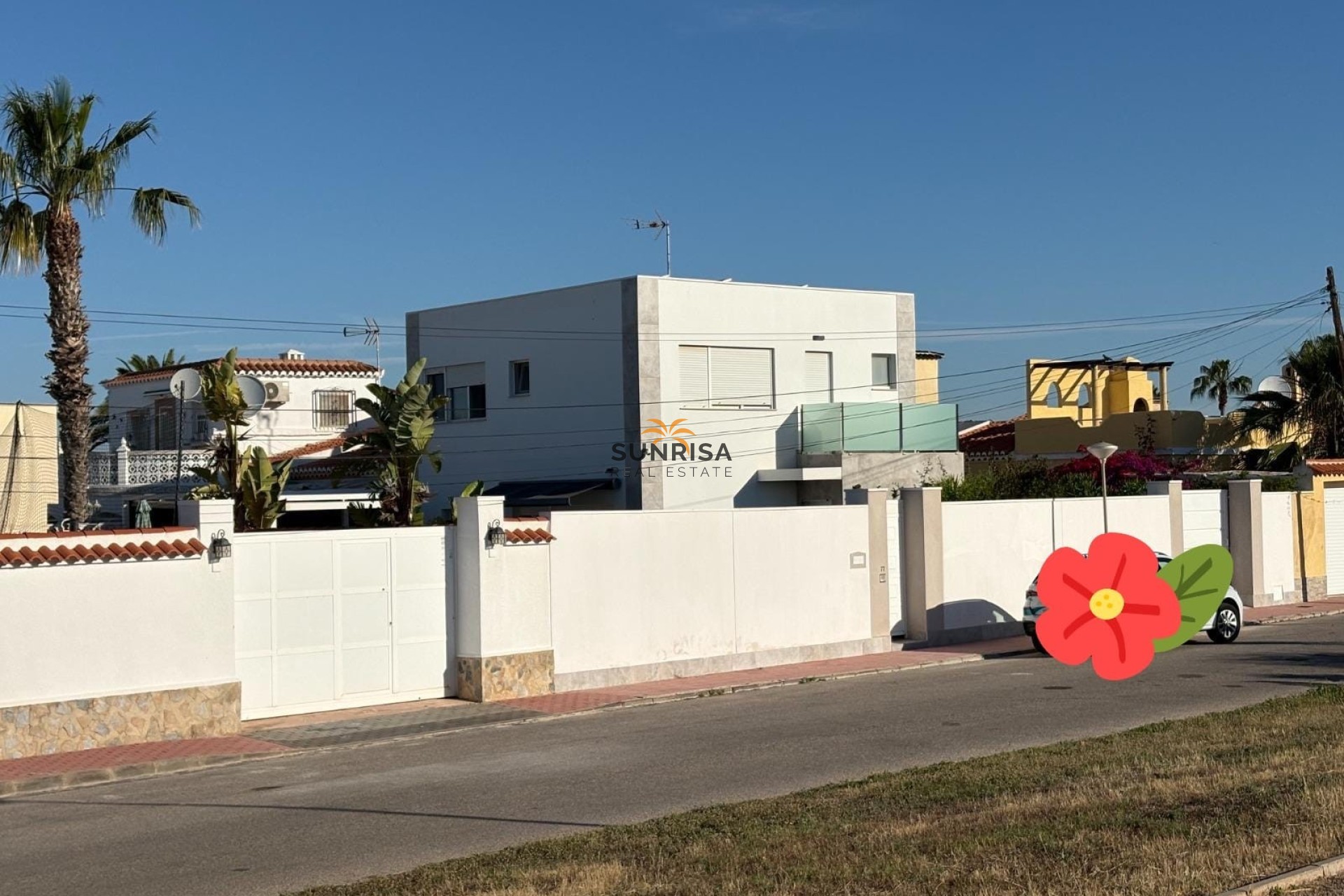Resale - Villa - Torrevieja