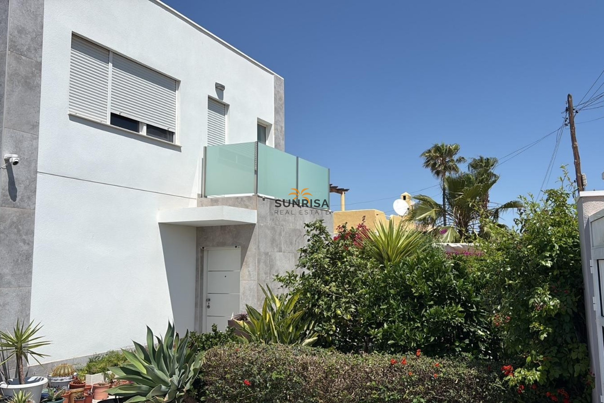 Resale - Villa - Torrevieja