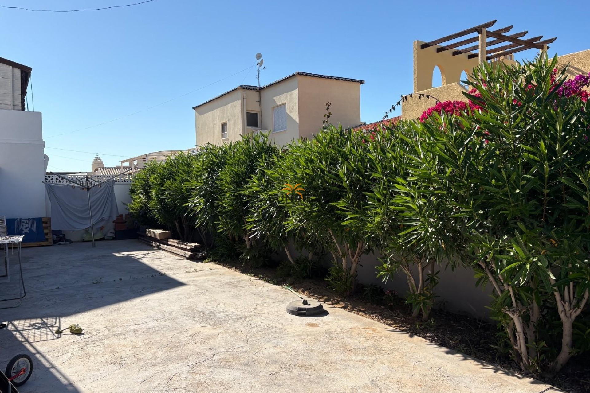 Resale - Villa - Torrevieja