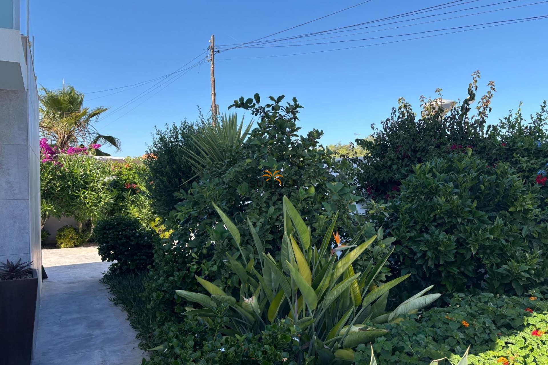 Resale - Villa - Torrevieja