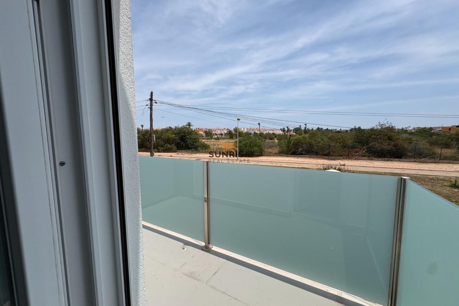 Resale - Villa - Torrevieja