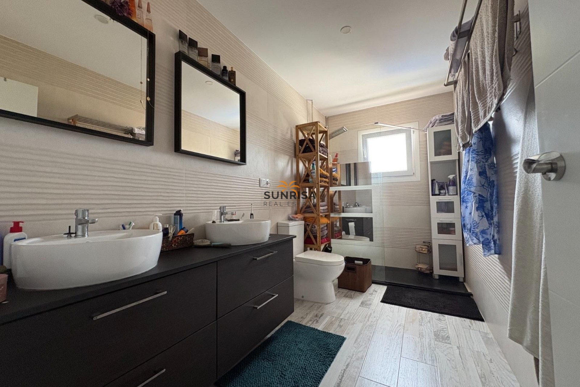 Resale - Villa - Torrevieja
