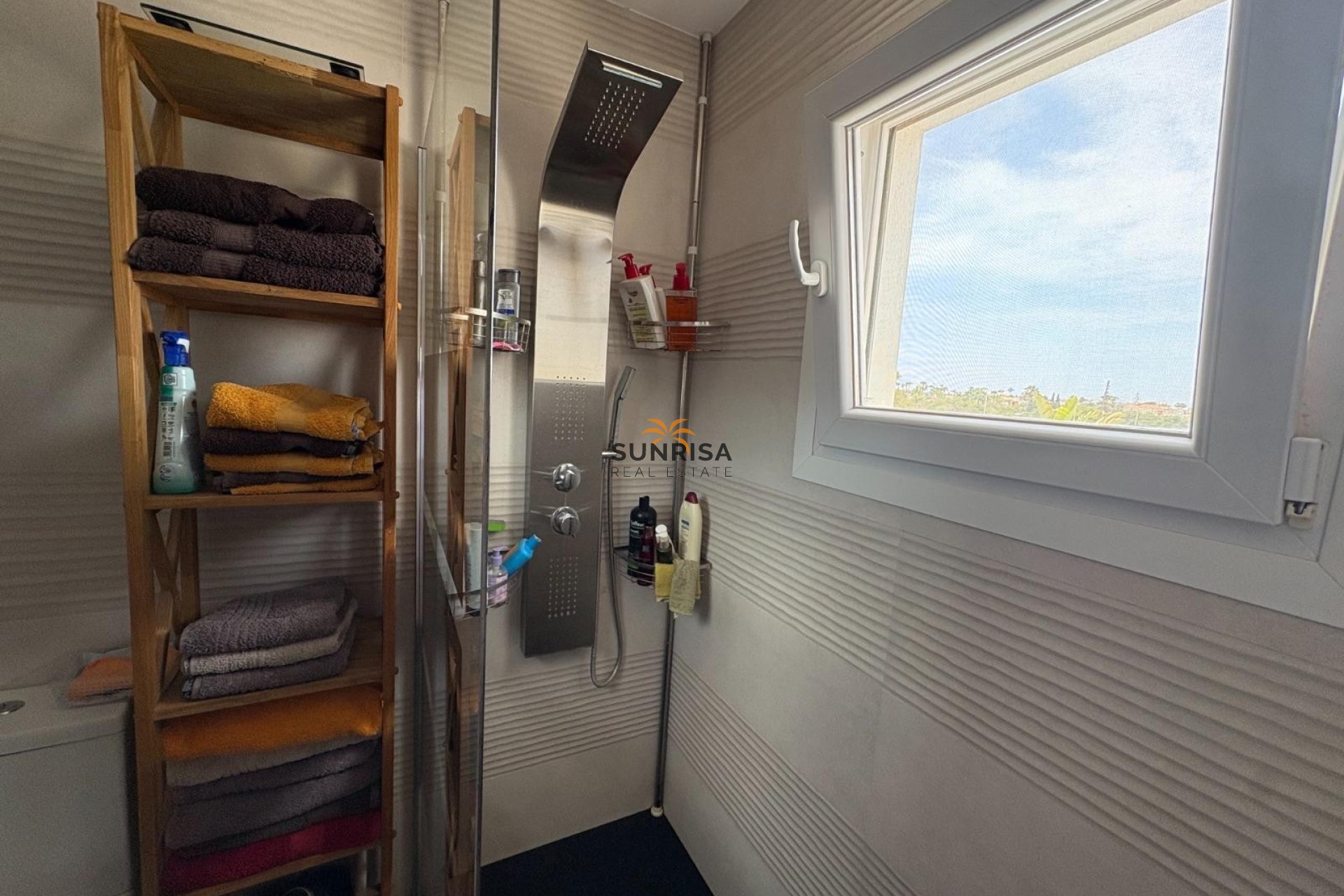 Resale - Villa - Torrevieja