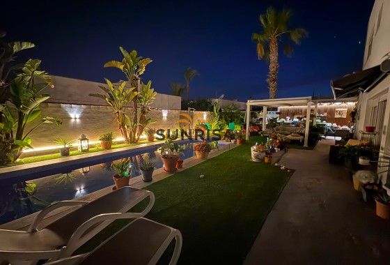 Villa · Herverkoop - Torrevieja · La siesta · Alicante · Spanje