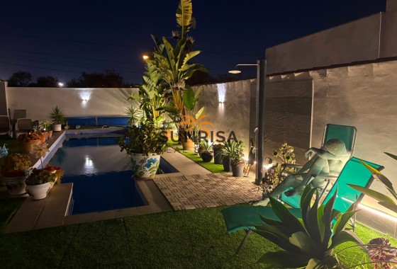 Villa · Herverkoop - Torrevieja · La siesta · Alicante · Spanje