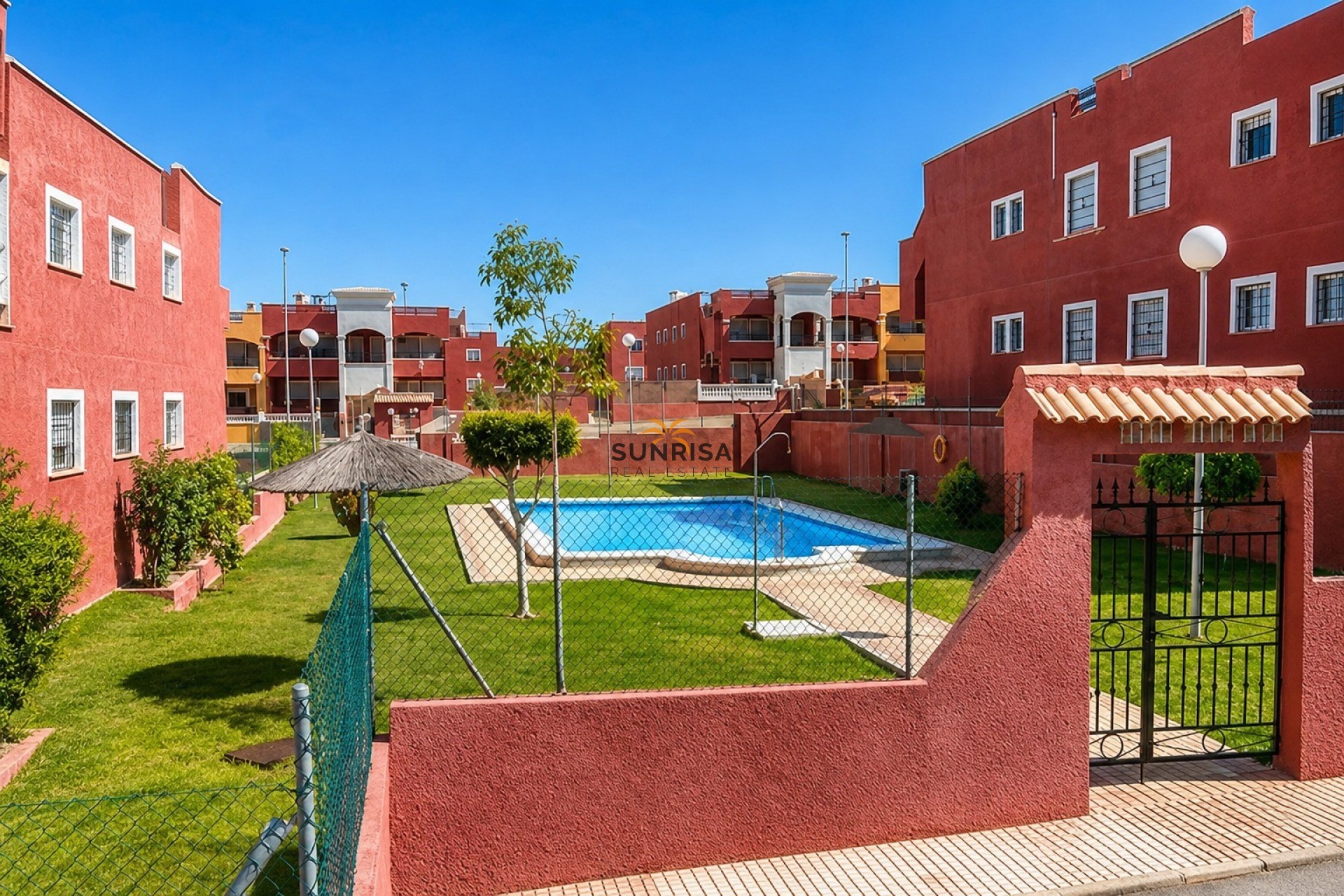 Resale - Bungalow - Orihuela Costa