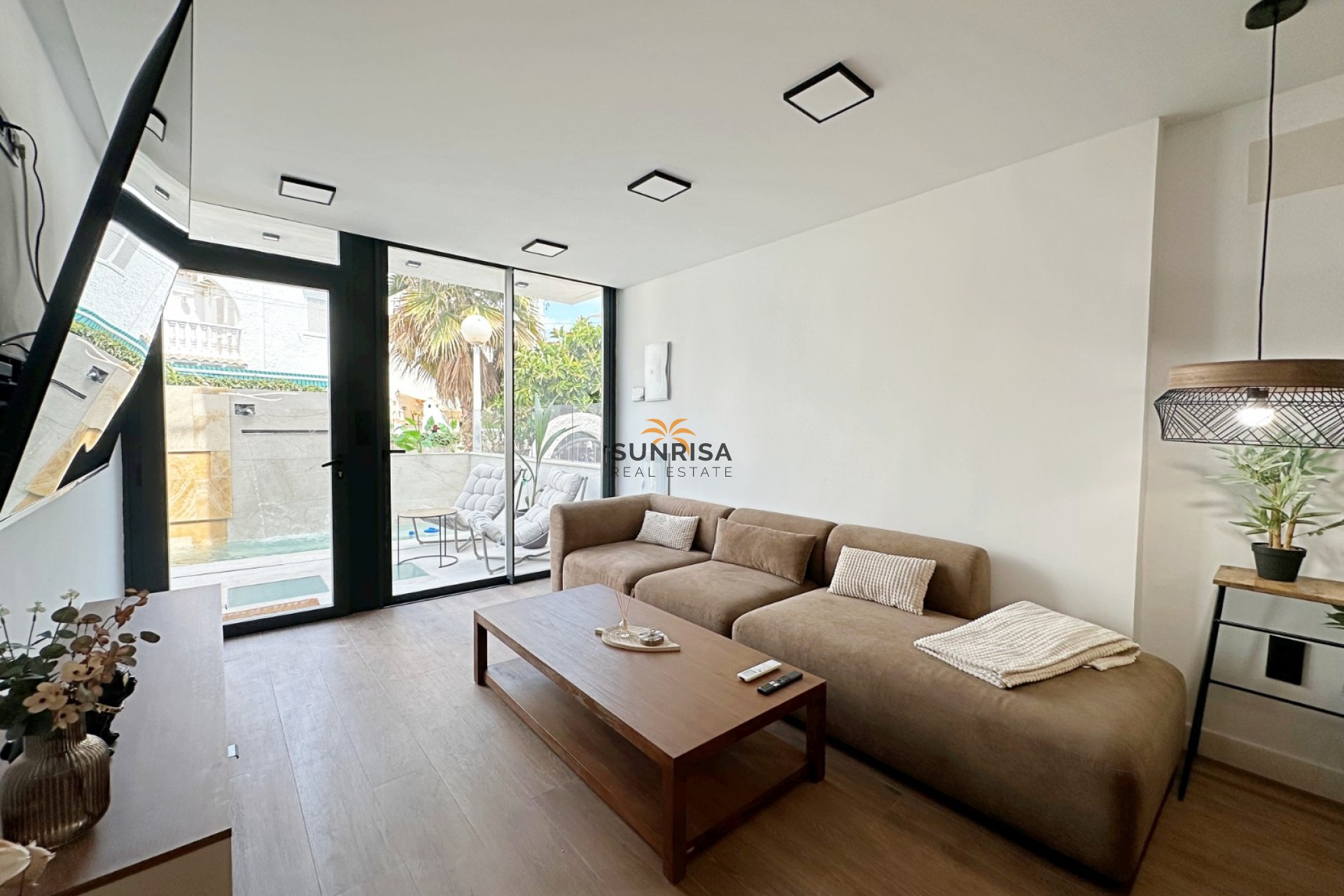 Herverkoop - Herenhuis - Torrevieja