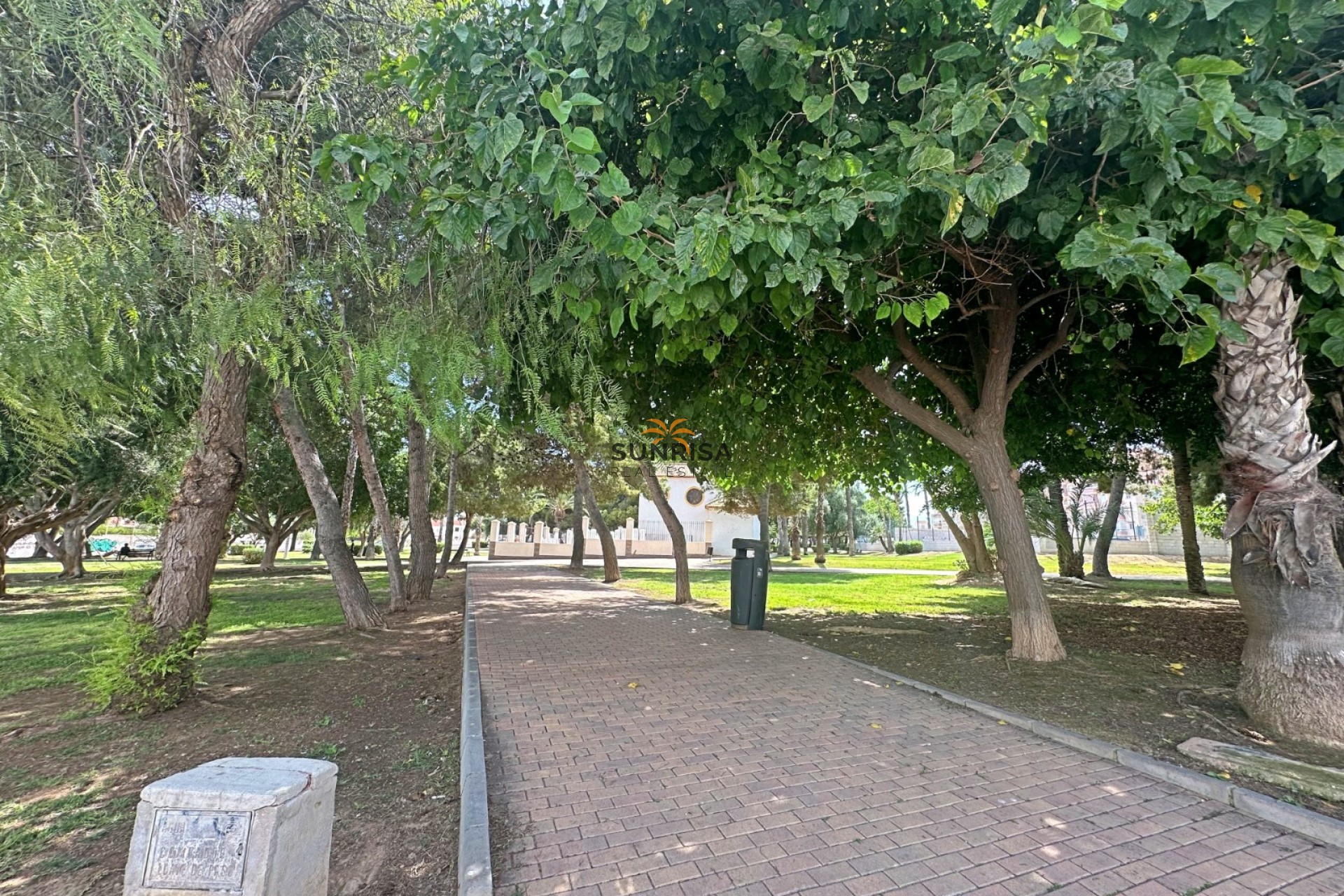 Herverkoop - Herenhuis - Torrevieja