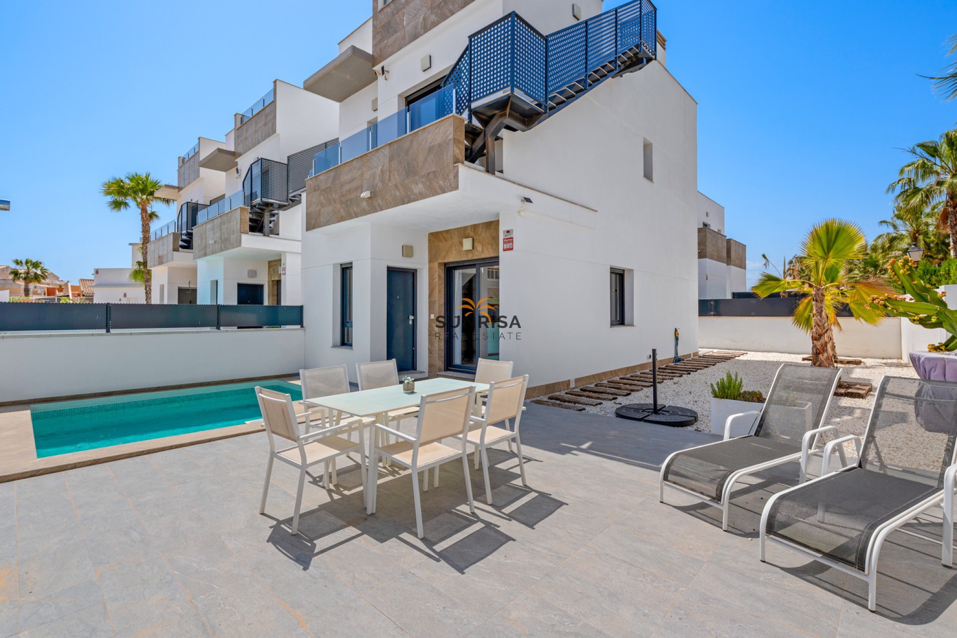Resale - Villa - Torrevieja