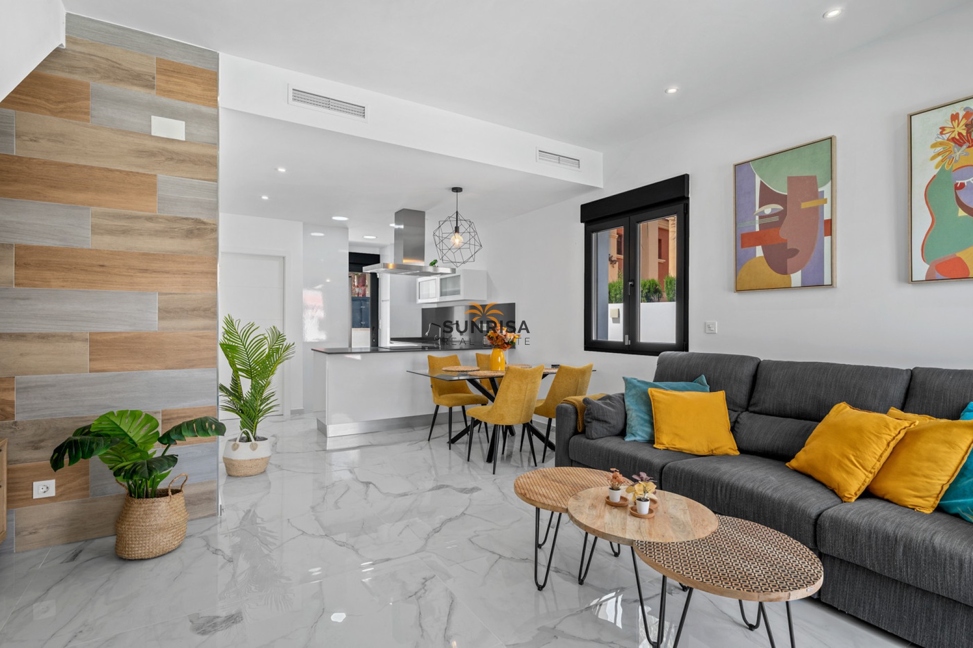 Resale - Villa - Torrevieja
