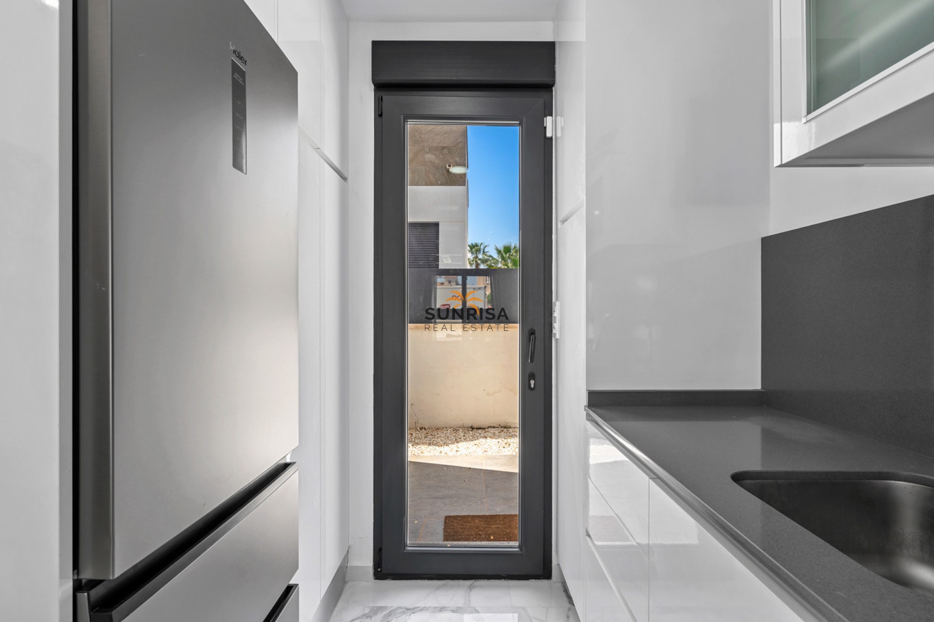 Resale - Villa - Torrevieja