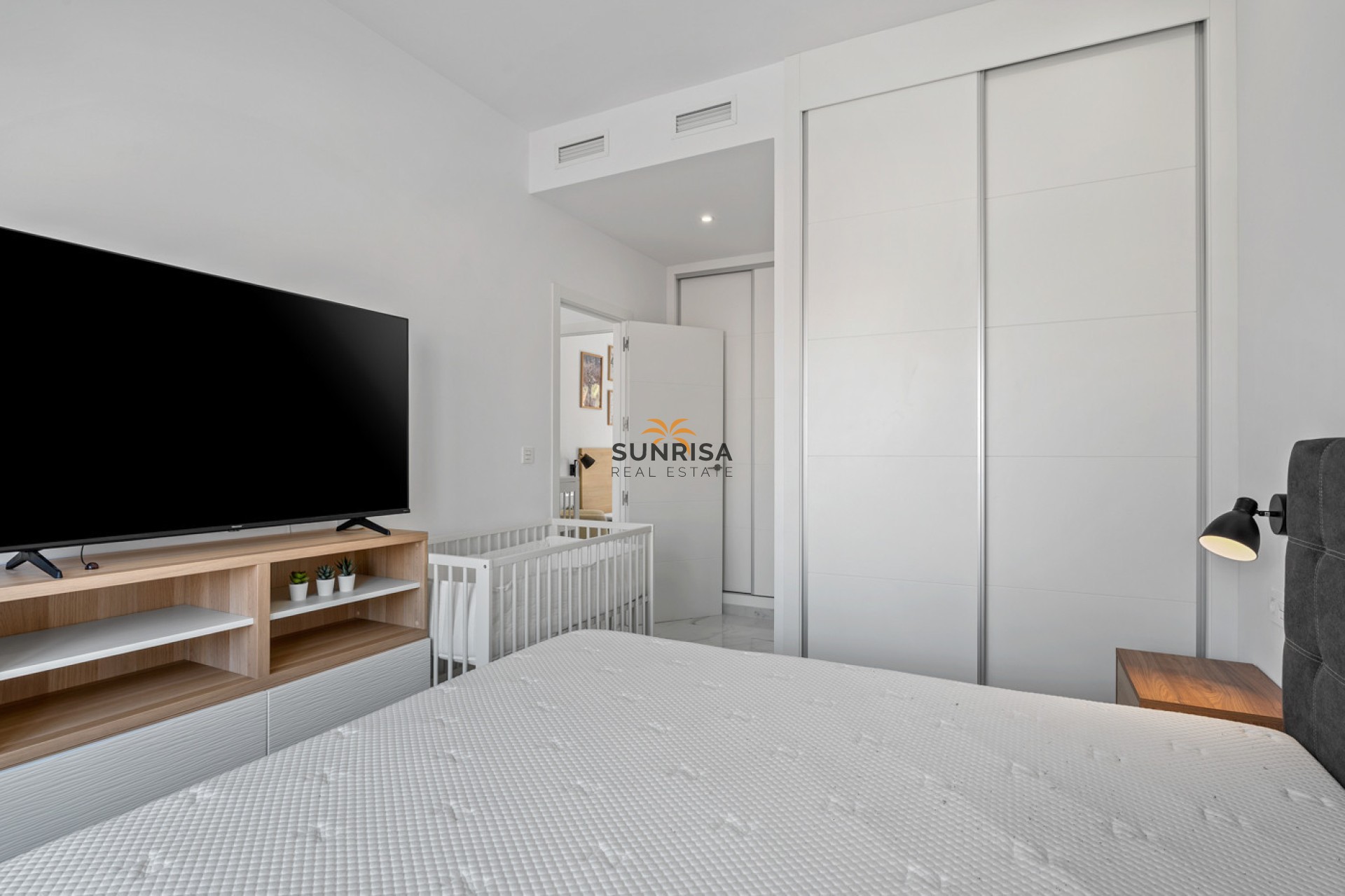 Resale - Villa - Torrevieja