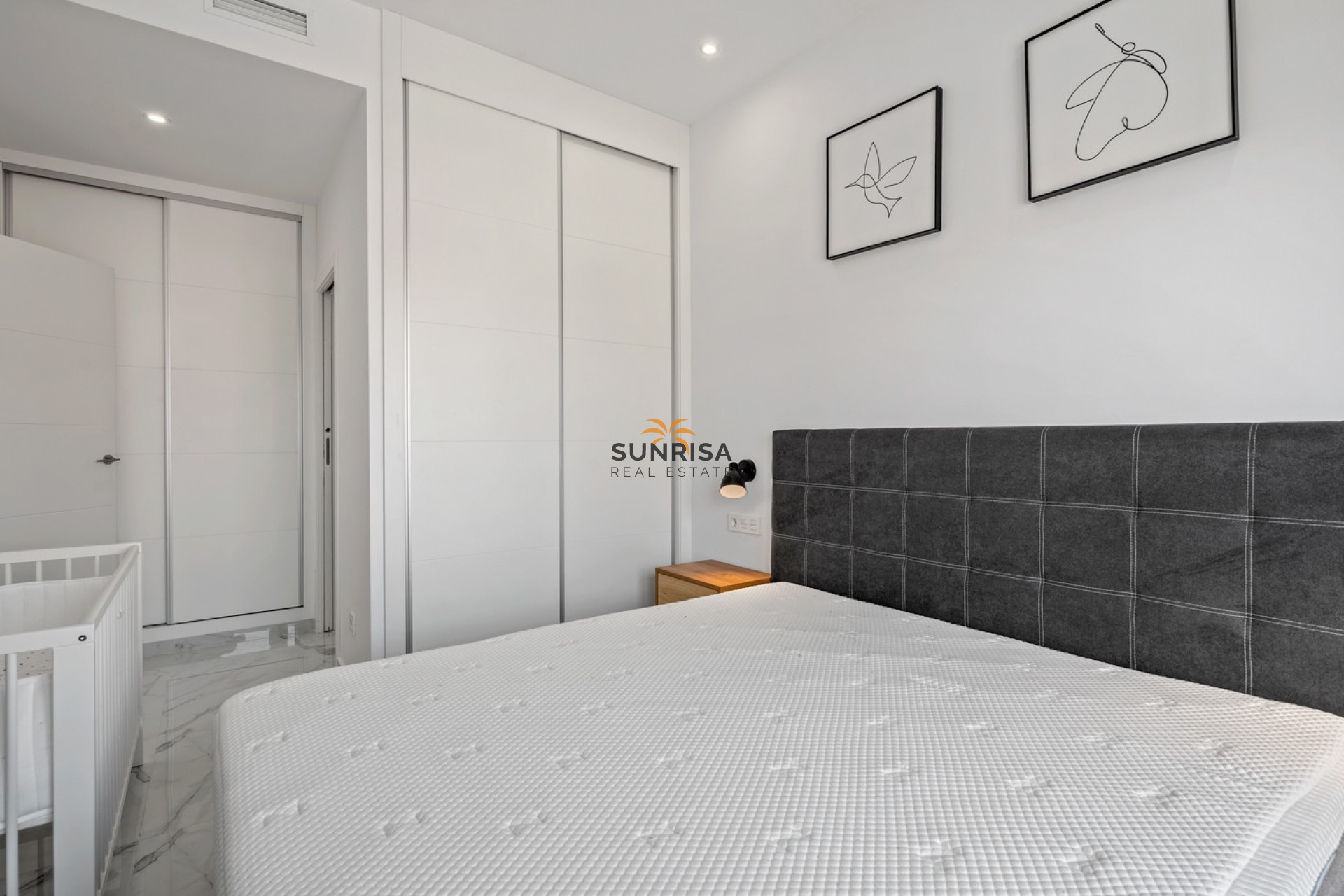 Resale - Villa - Torrevieja