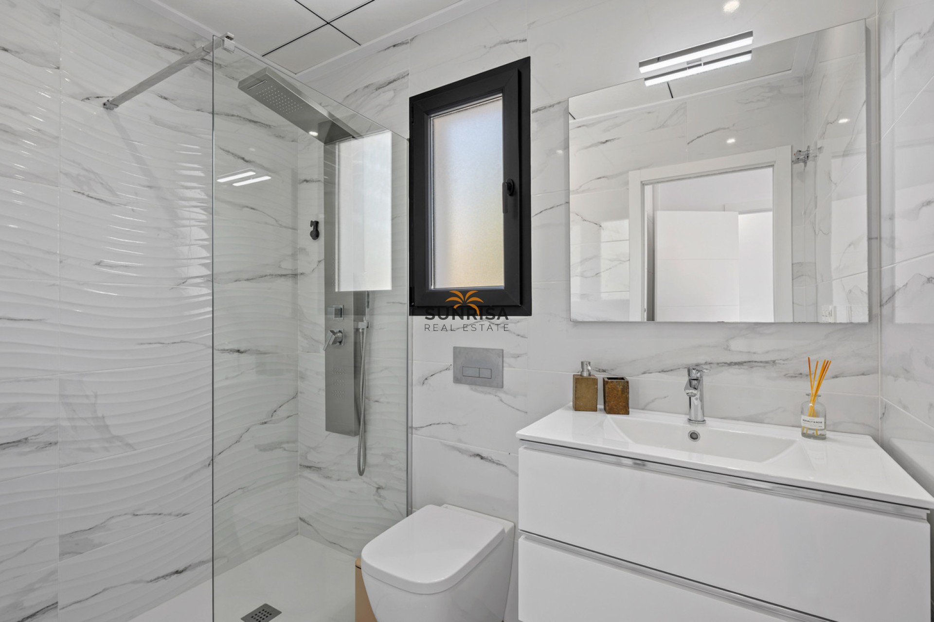 Resale - Villa - Torrevieja