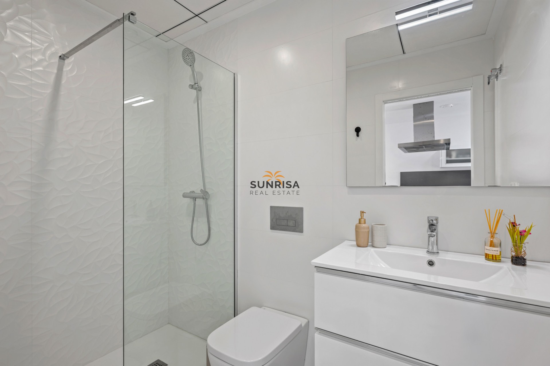 Resale - Villa - Torrevieja