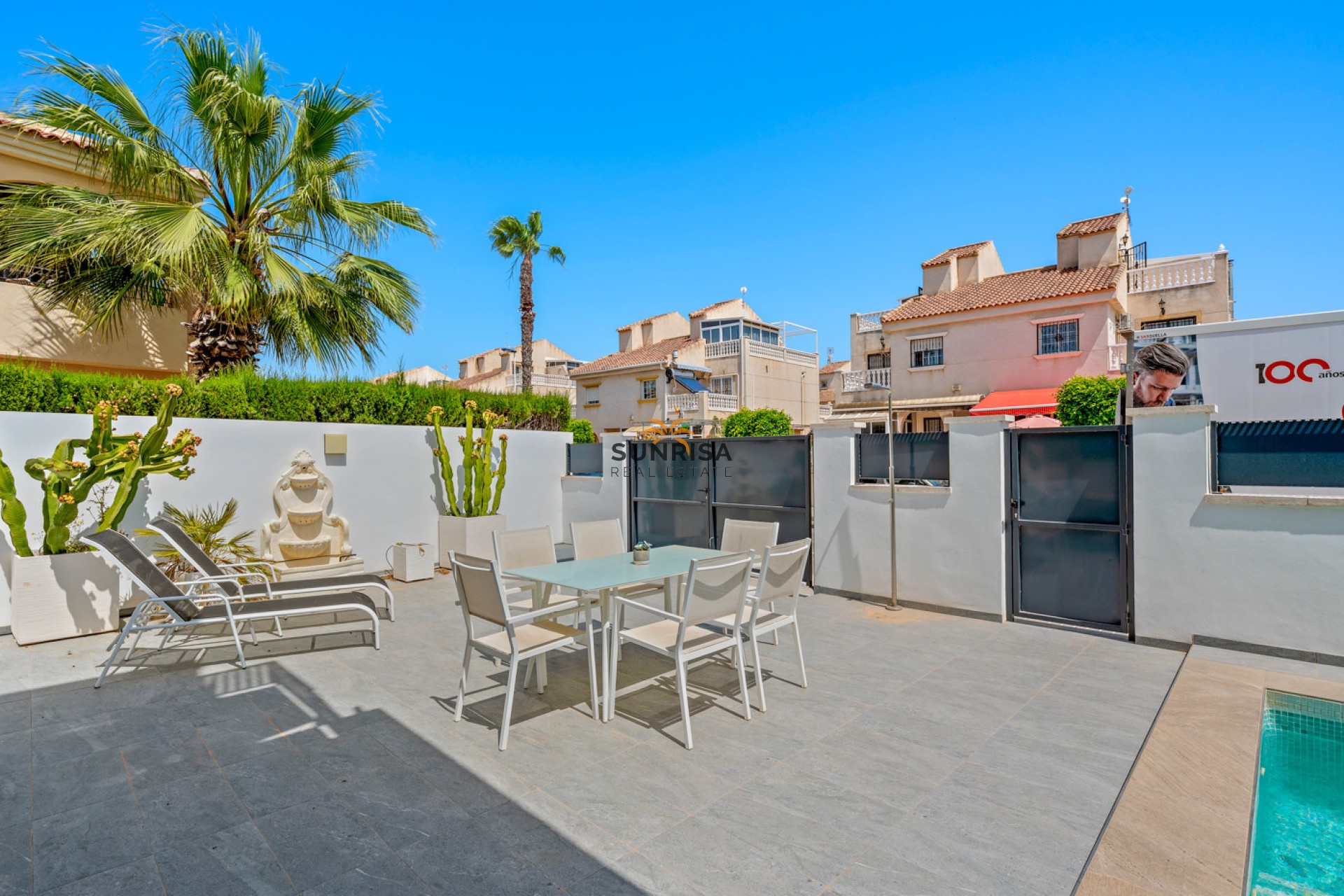 Resale - Villa - Torrevieja