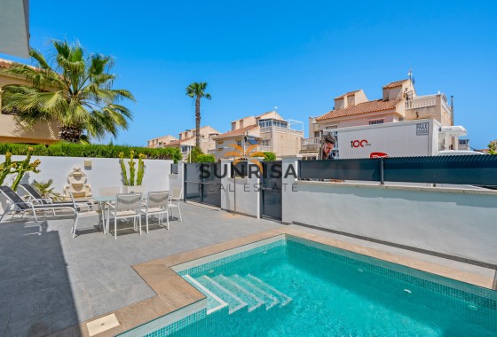 Villa · Reventa - Torrevieja · Alicante · España