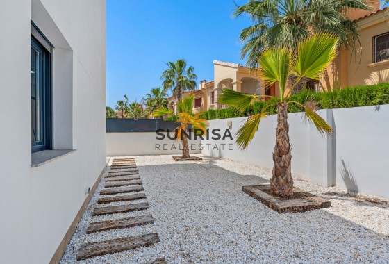 Villa · Reventa - Torrevieja · Alicante · España