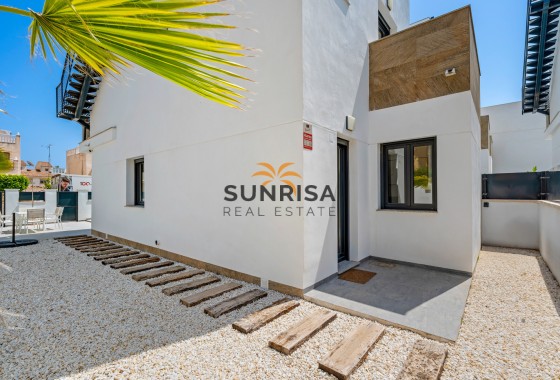 Villa · Reventa - Torrevieja · Alicante · España