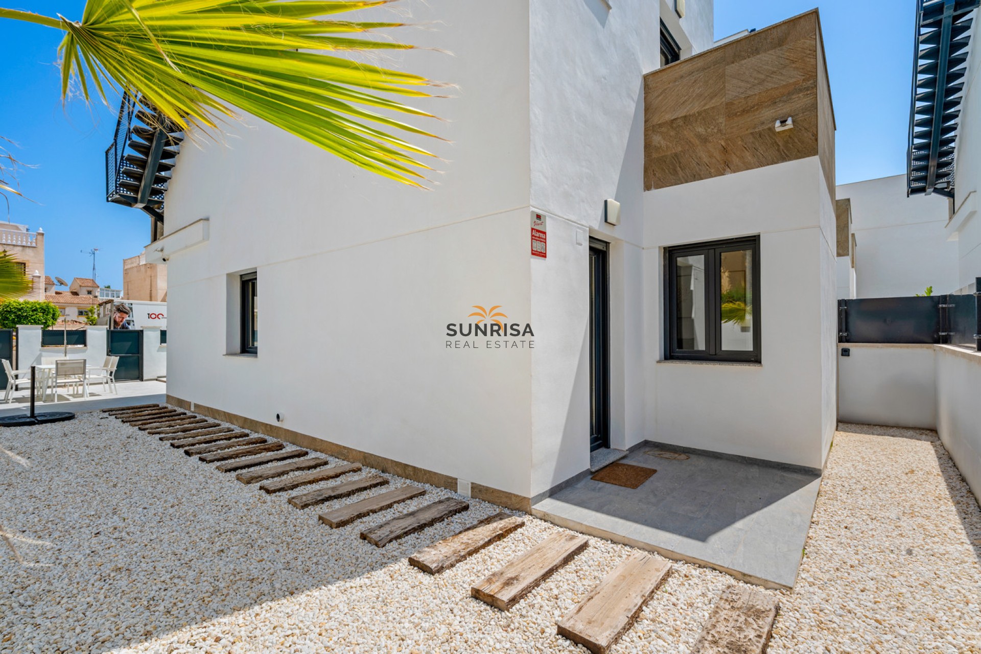 Resale - Villa - Torrevieja