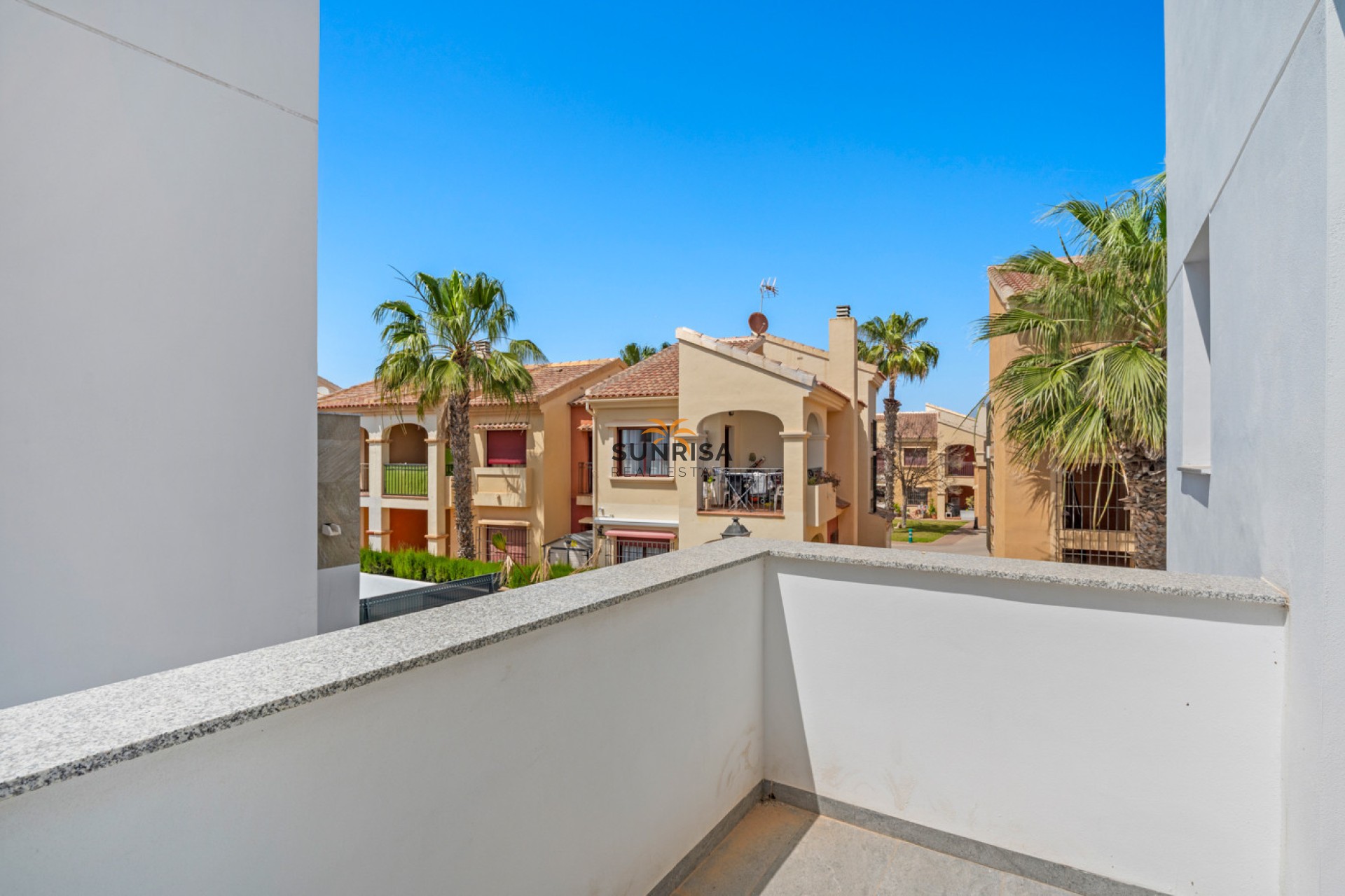 Resale - Villa - Torrevieja