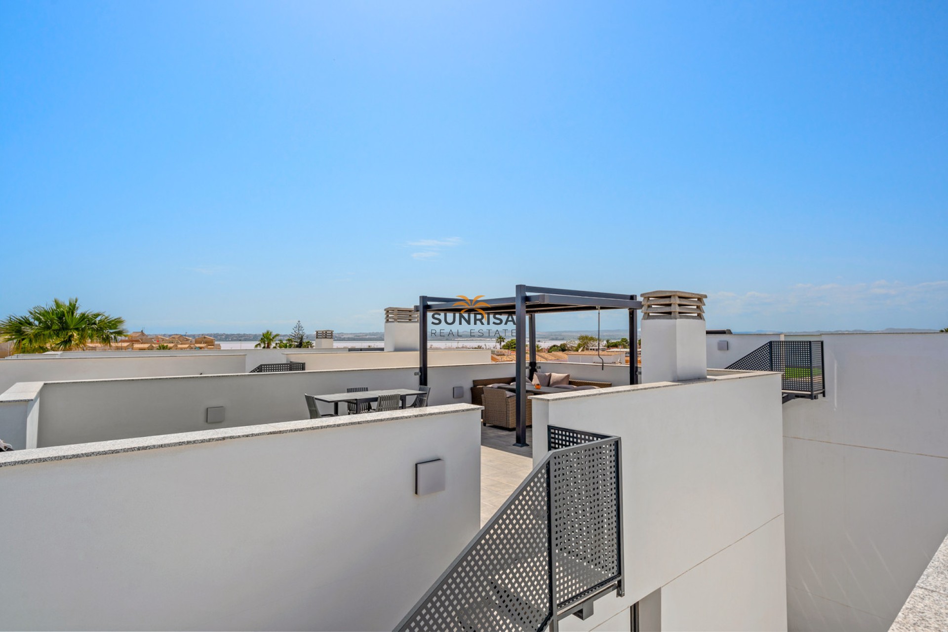 Resale - Villa - Torrevieja