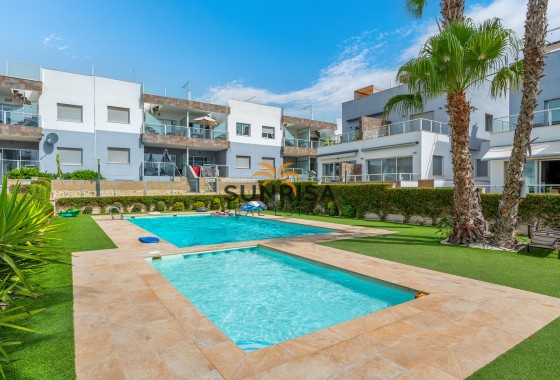 Bungalow · Herverkoop - Orihuela Costa · Punta Prima · Alicante · Spanje