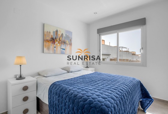 Bungalow · Herverkoop - Orihuela Costa · Punta Prima · Alicante · Spanje