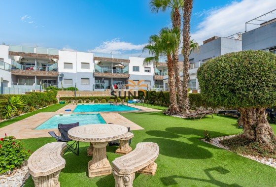 Bungalow · Herverkoop - Orihuela Costa · Punta Prima · Alicante · Spanje