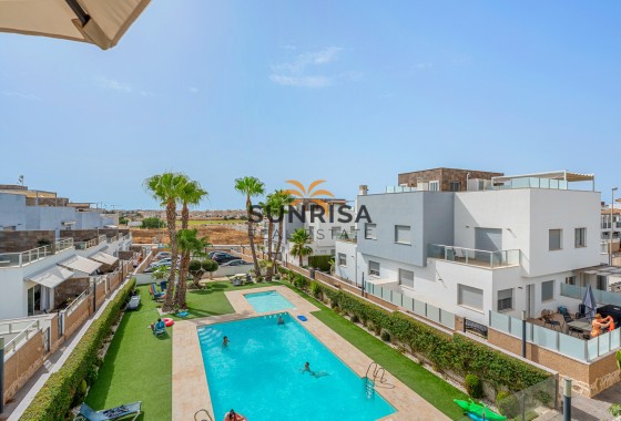 Bungalow · Herverkoop - Orihuela Costa · Punta Prima · Alicante · Spanje