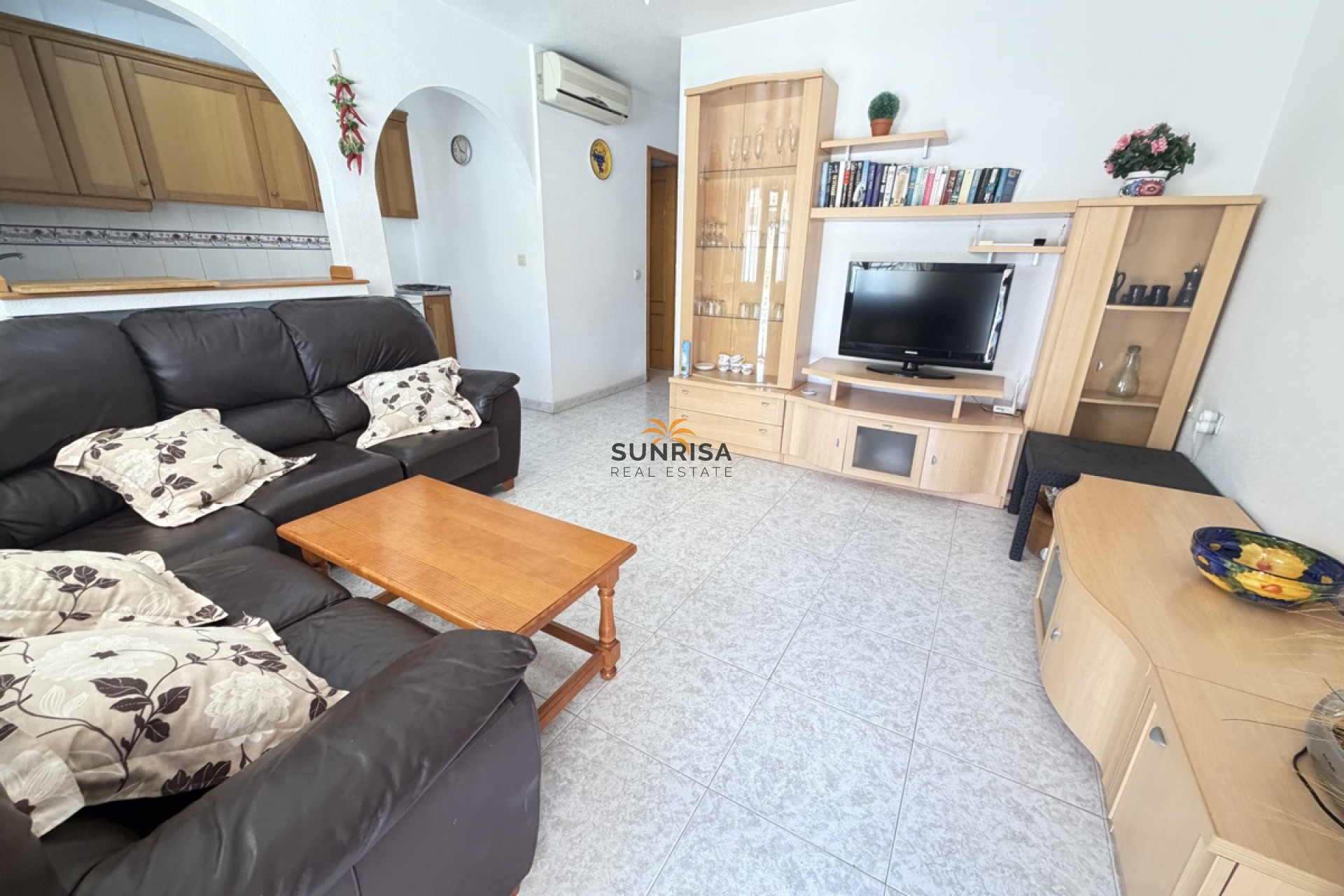 Resale - Apartment - Villamartin