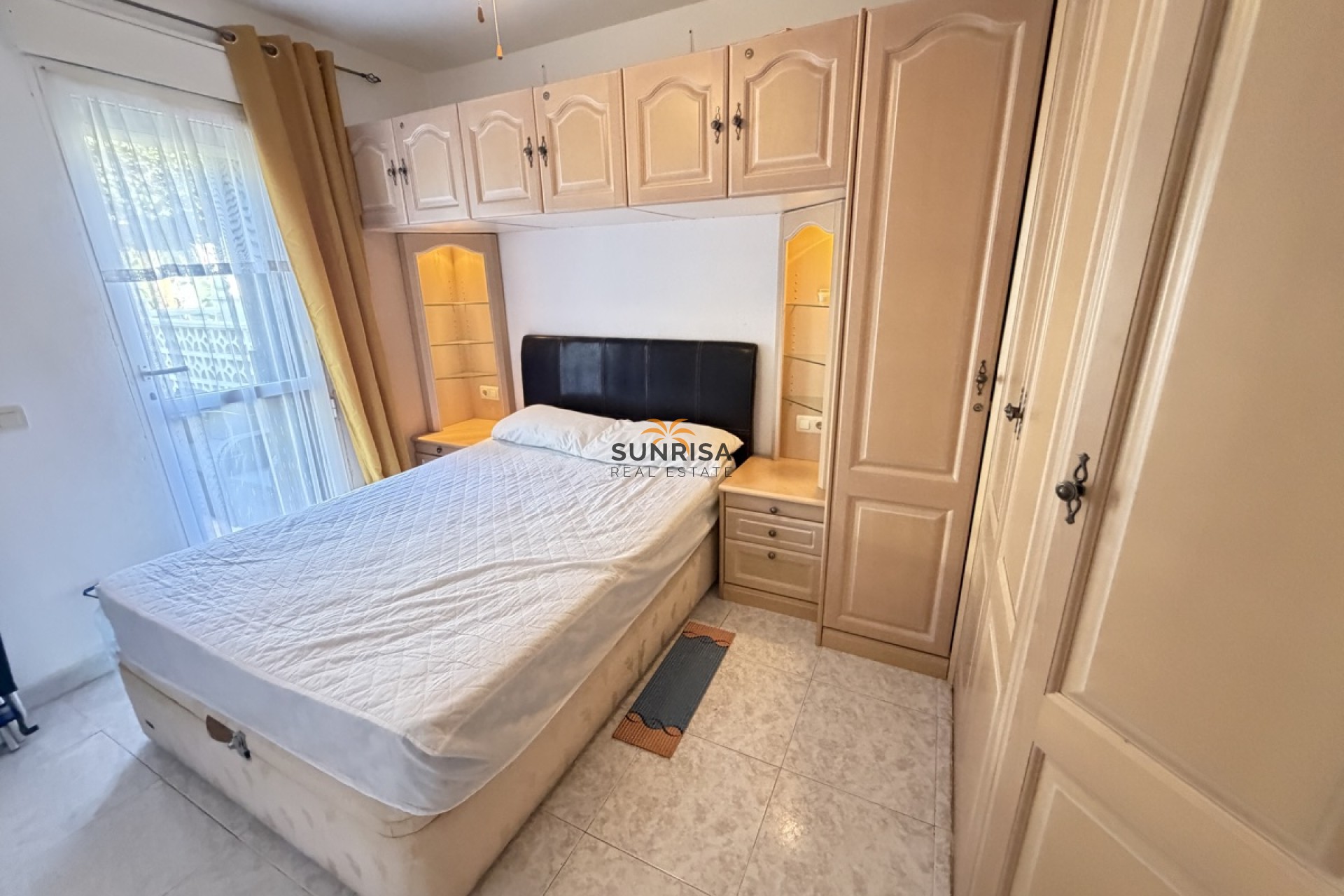 Resale - Apartment - Villamartin