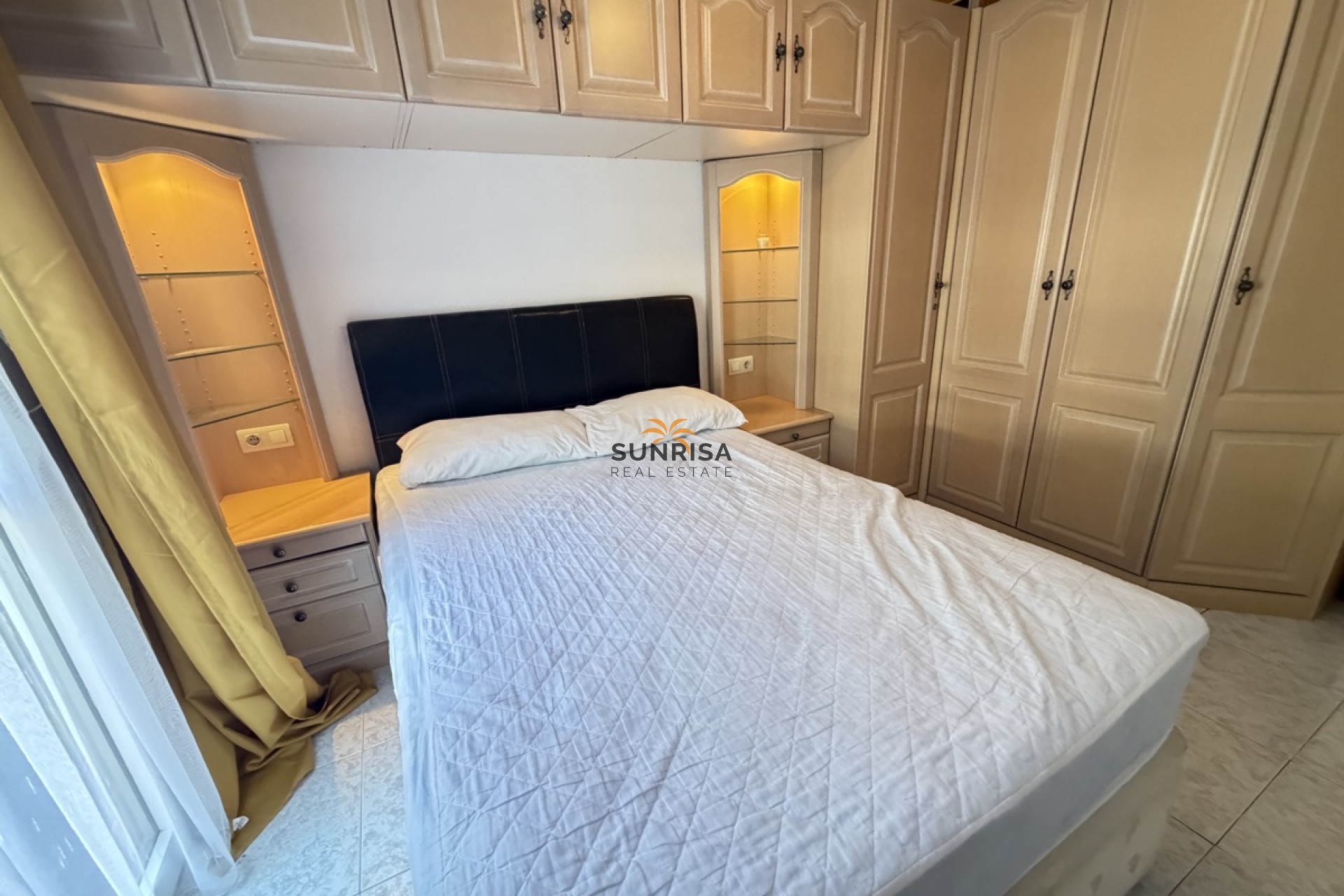 Resale - Apartment - Villamartin