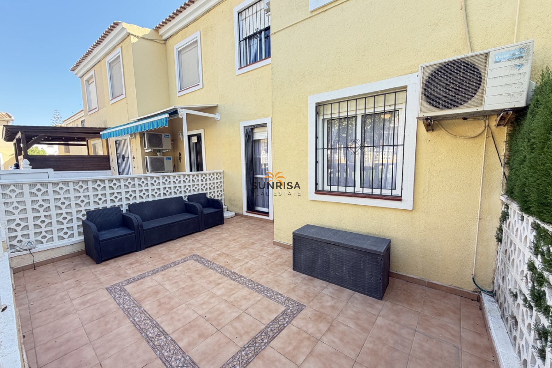 Resale - Apartment - Villamartin