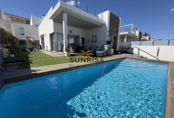Villa · Revente - Villamartin · Alicante · Espagne