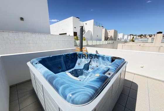Villa · Revente - Villamartin · Alicante · Espagne