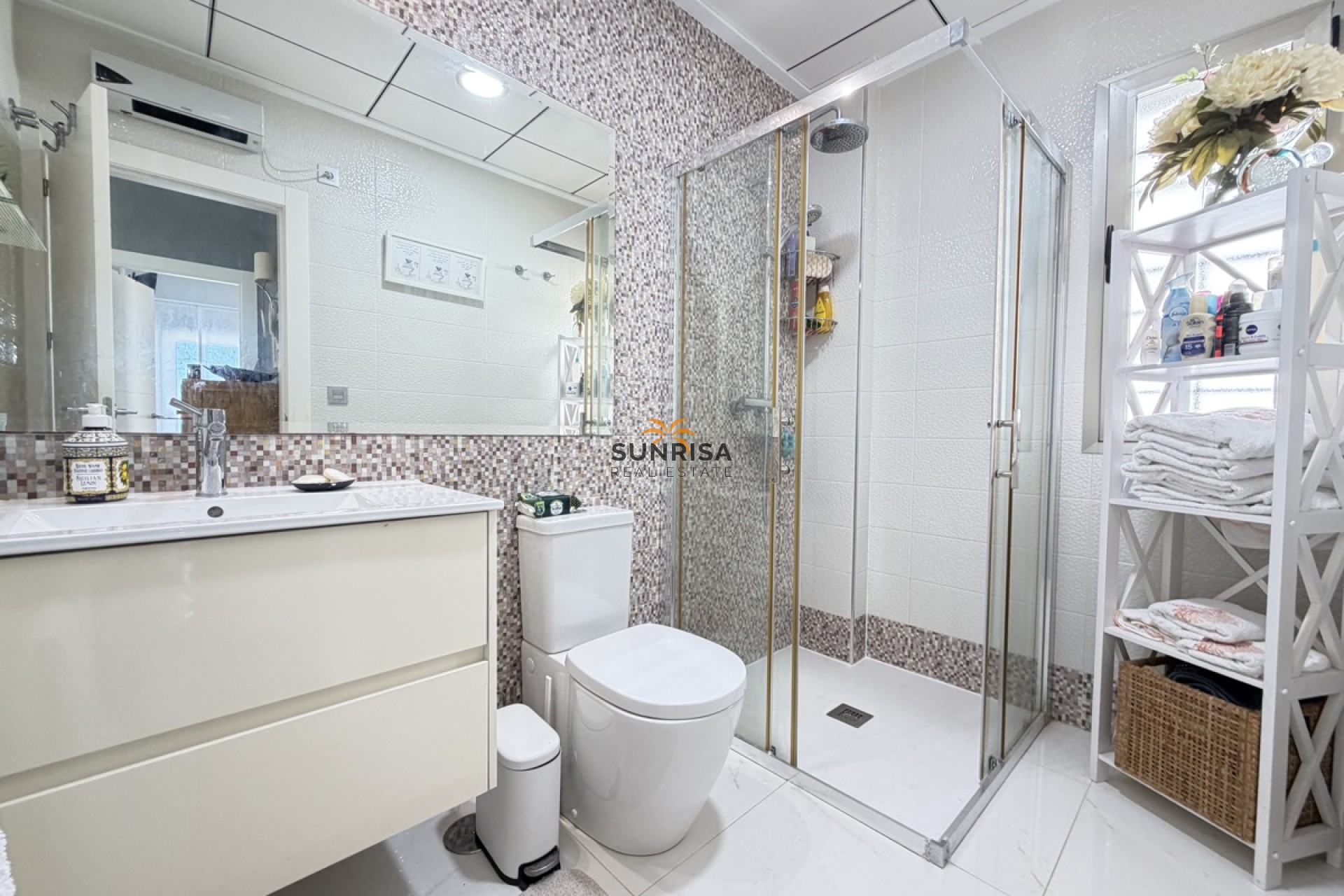 Resale - Villa - Villamartin