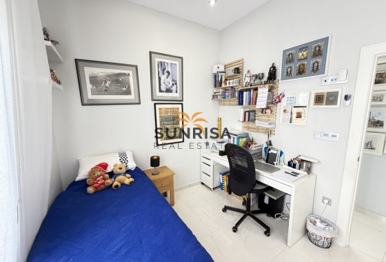 Villa · Revente - Villamartin · Alicante · Espagne